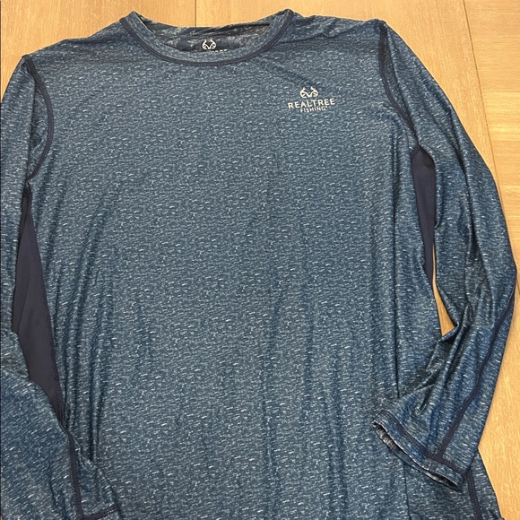 Realtree Other - Realtree‎ Men's Long Sleeve reversible Blue Pattern Tee